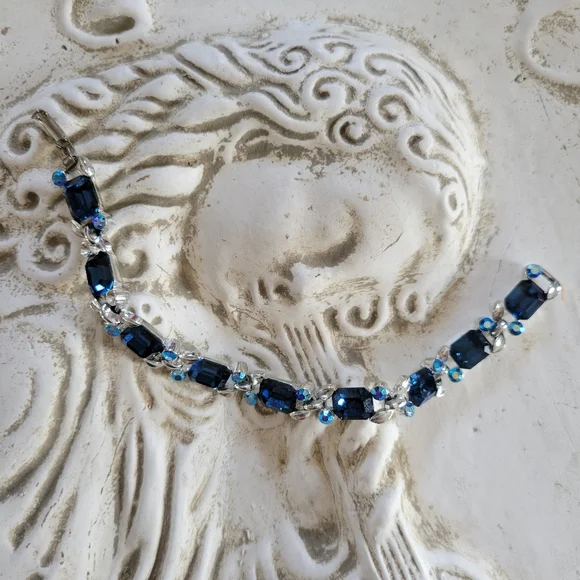 Lisner Bracelet ~ Vintage Faux Sapphire ~ Aurora Borealis ~ Pretty! *See Notes* - Picture 6 of 16